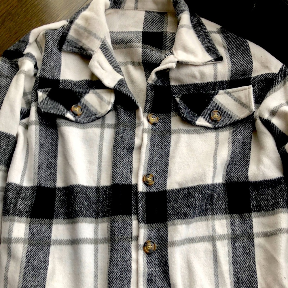 NWOT Thick oversized flannel- black and white